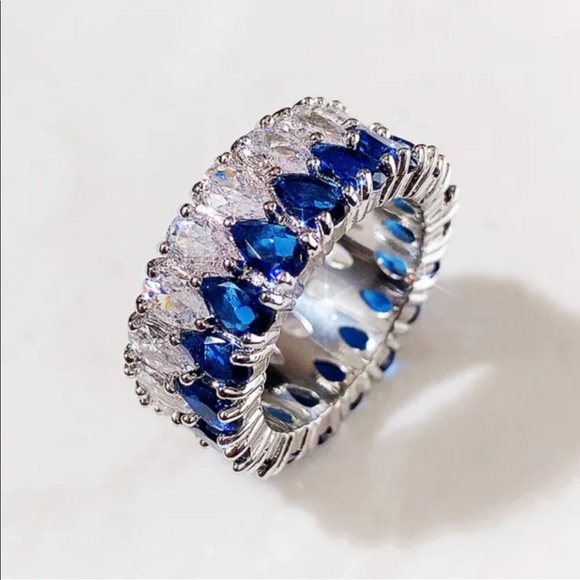 New Women’s 925 Silver Beautiful Sapphire Ring - Picture 2 of 5